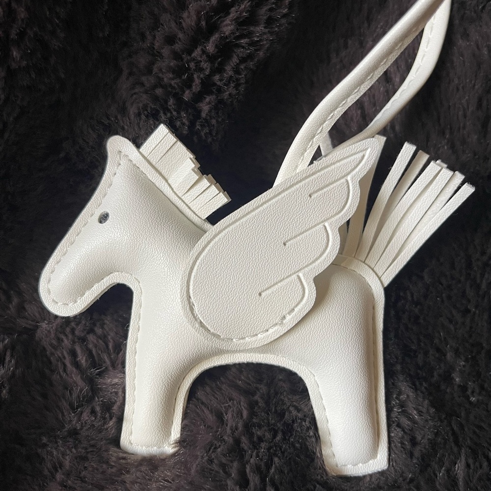 🦄 White Winged Horse Bag Charm